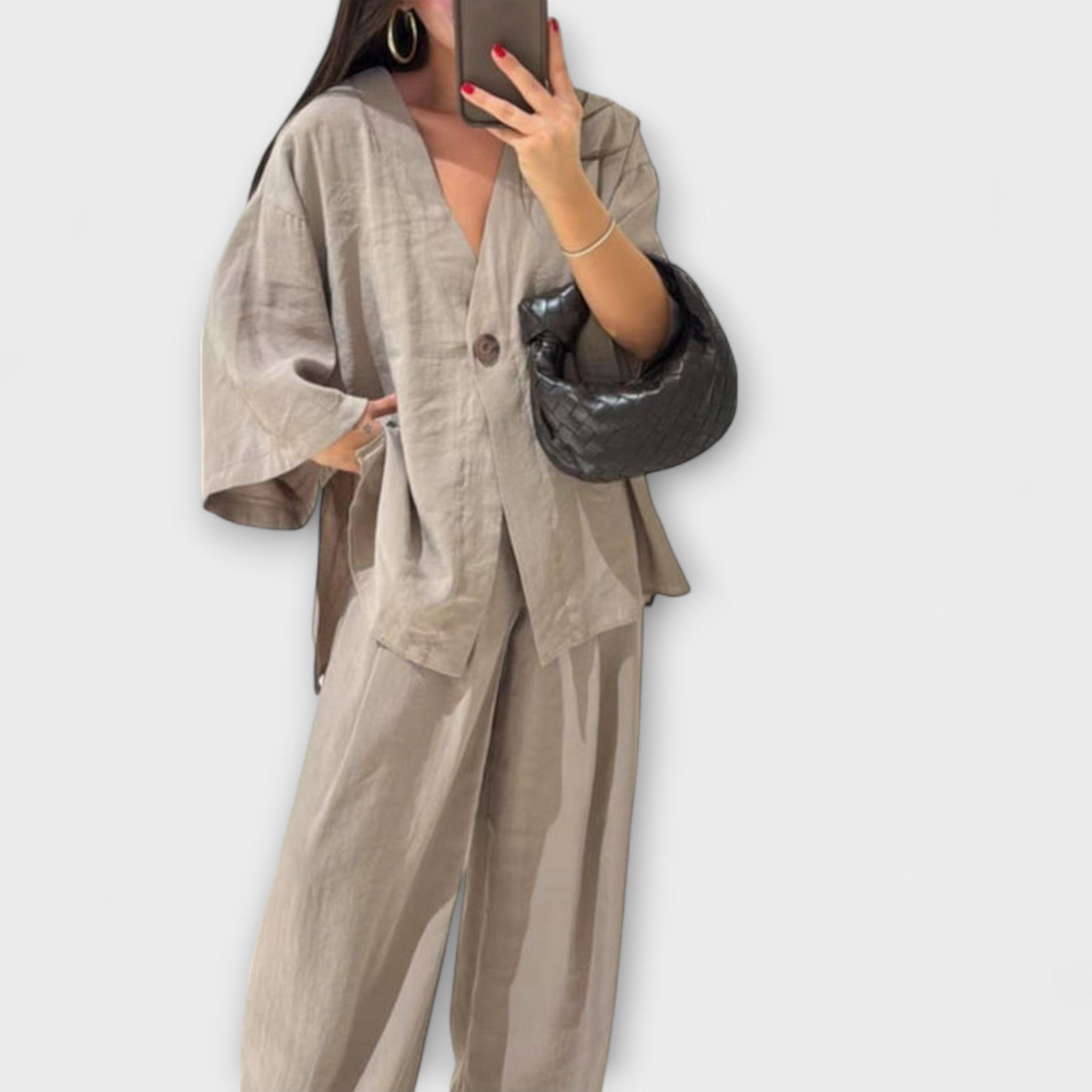 Jacqueline - Neformální top s výstřihem do V a kalhoty v jednom