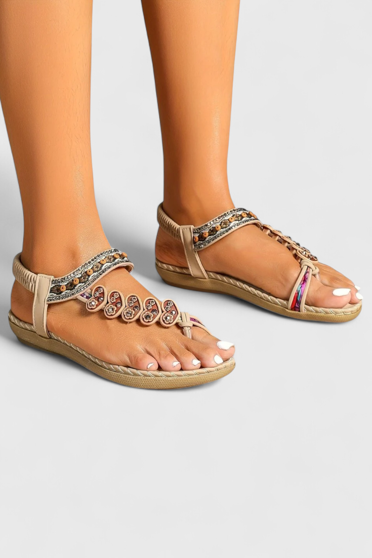 Liriana Comfortable sandals with elegant details