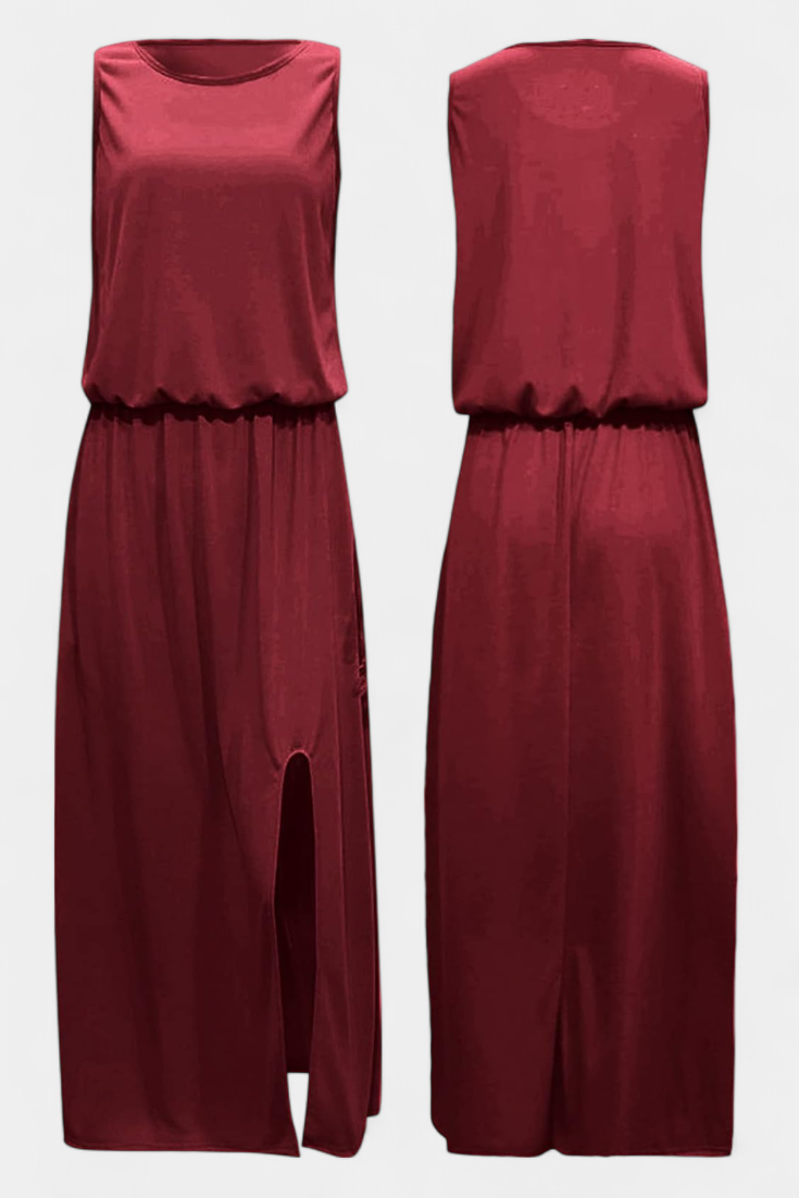 Dianne Sleeveless dress with side slit and loose silhouette