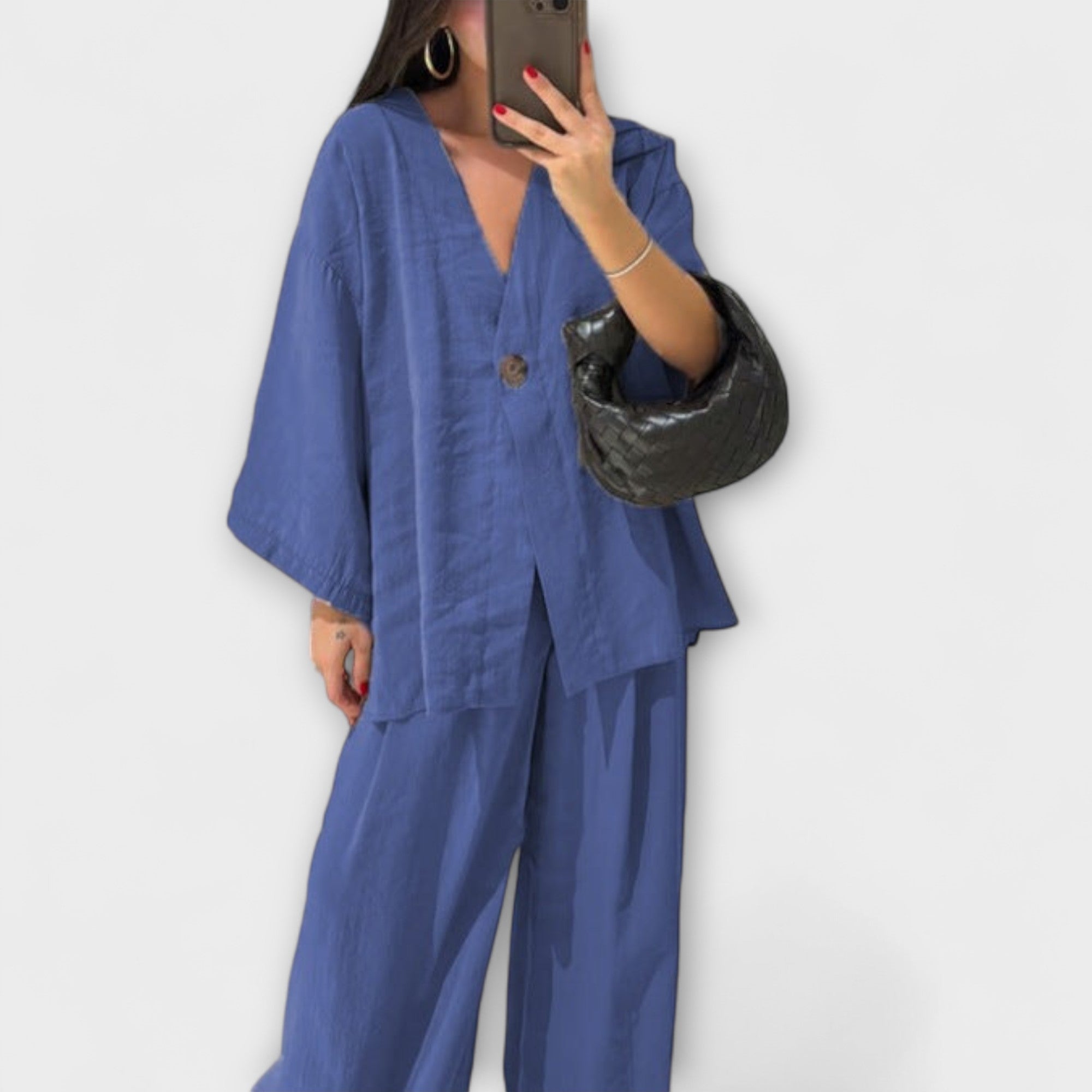 Jacqueline - Neformální top s výstřihem do V a kalhoty v jednom