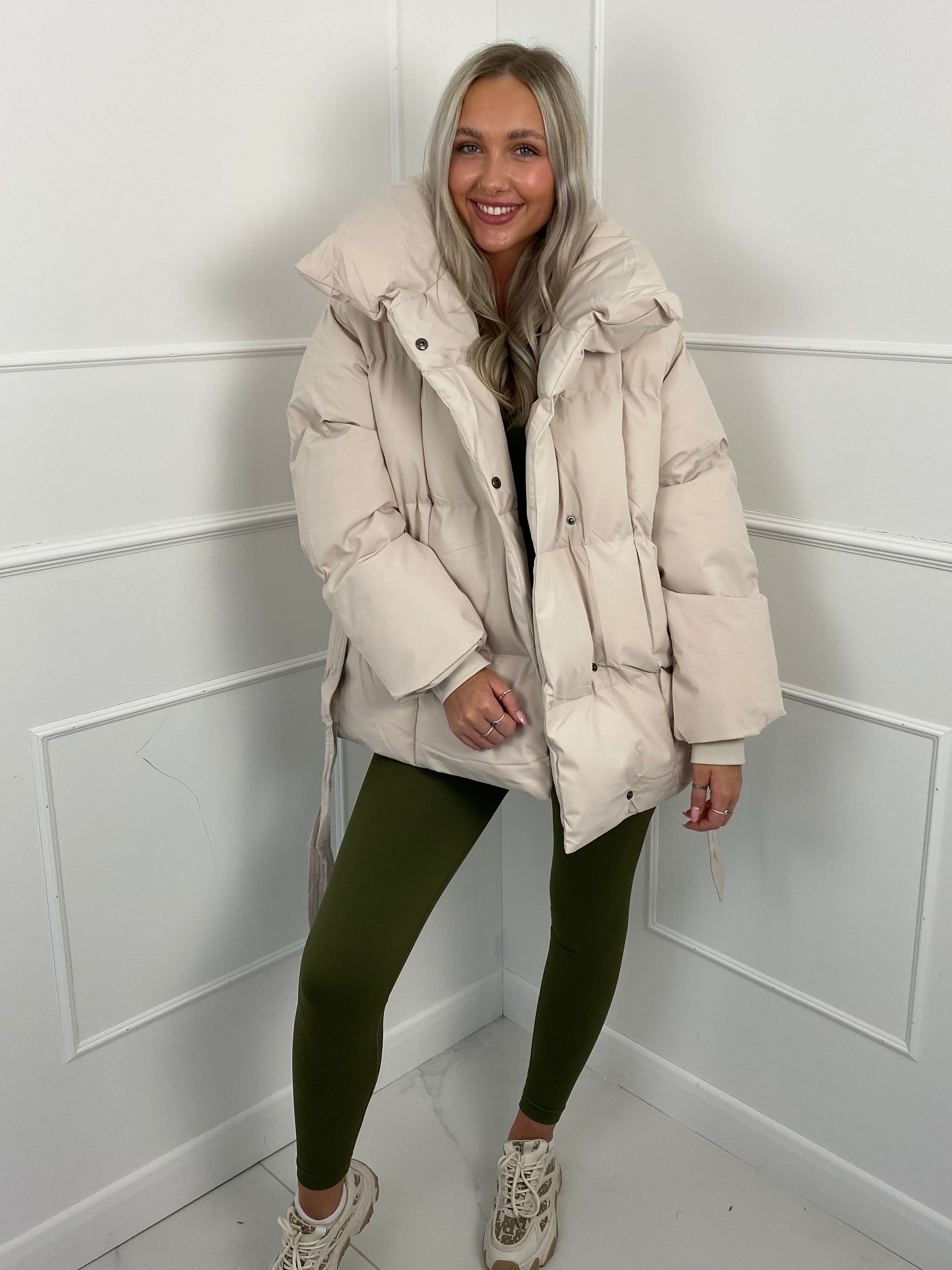 Karyl - Short jacket with belt and pockets