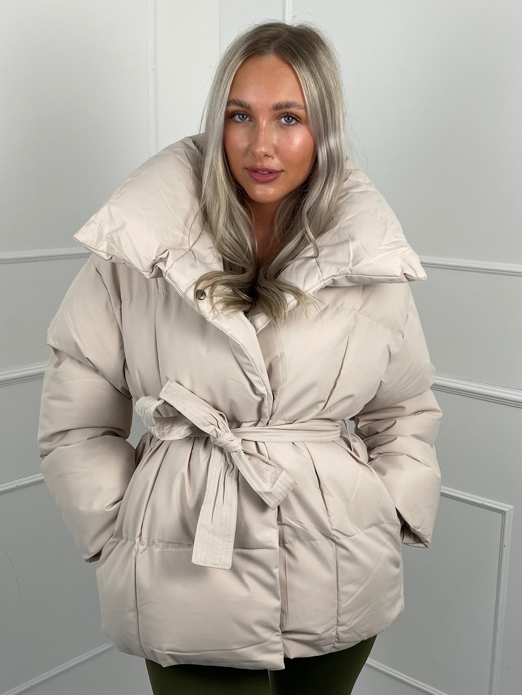 Karyl - Short jacket with belt and pockets