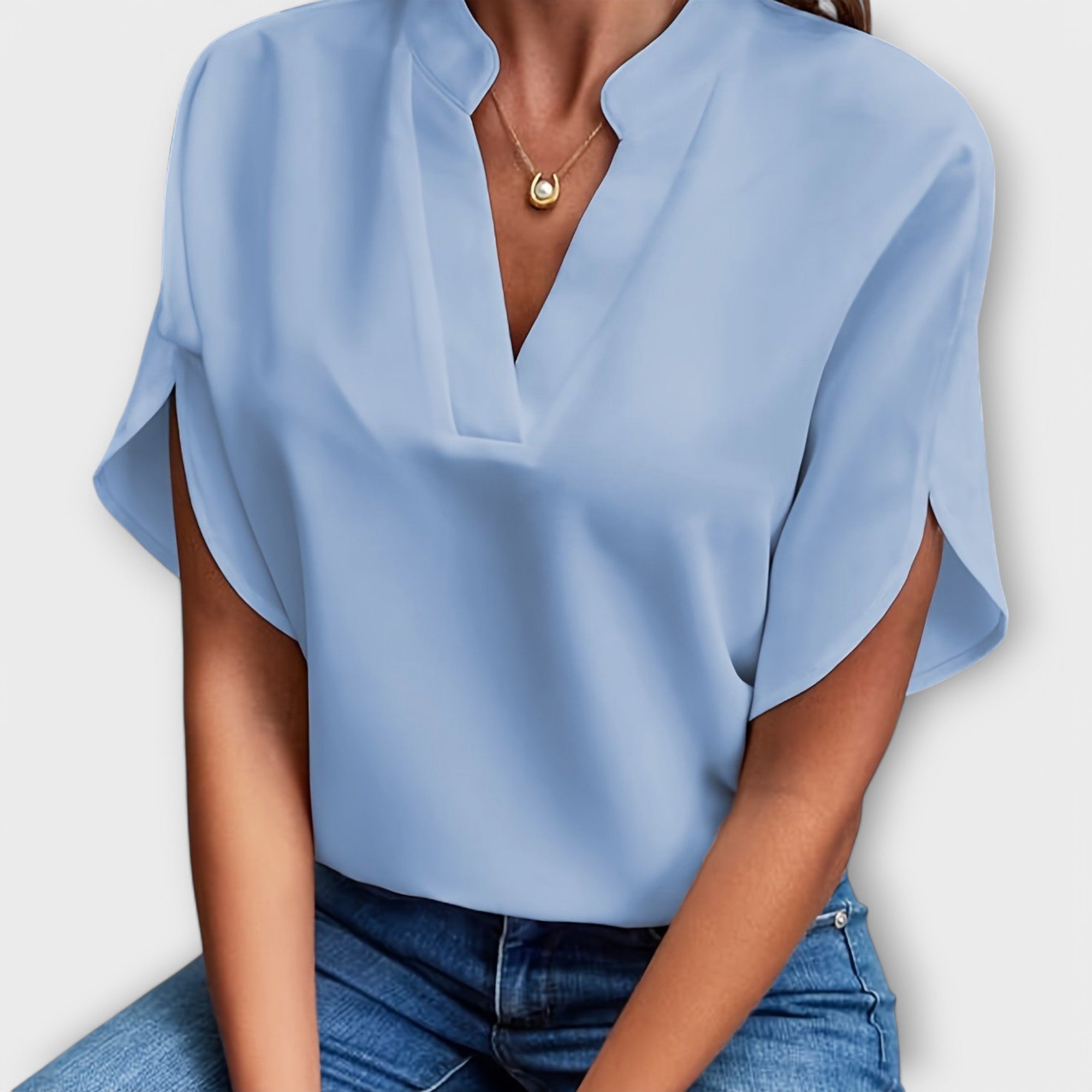 Vivi - Elegant and Lightweight Blouse for Women