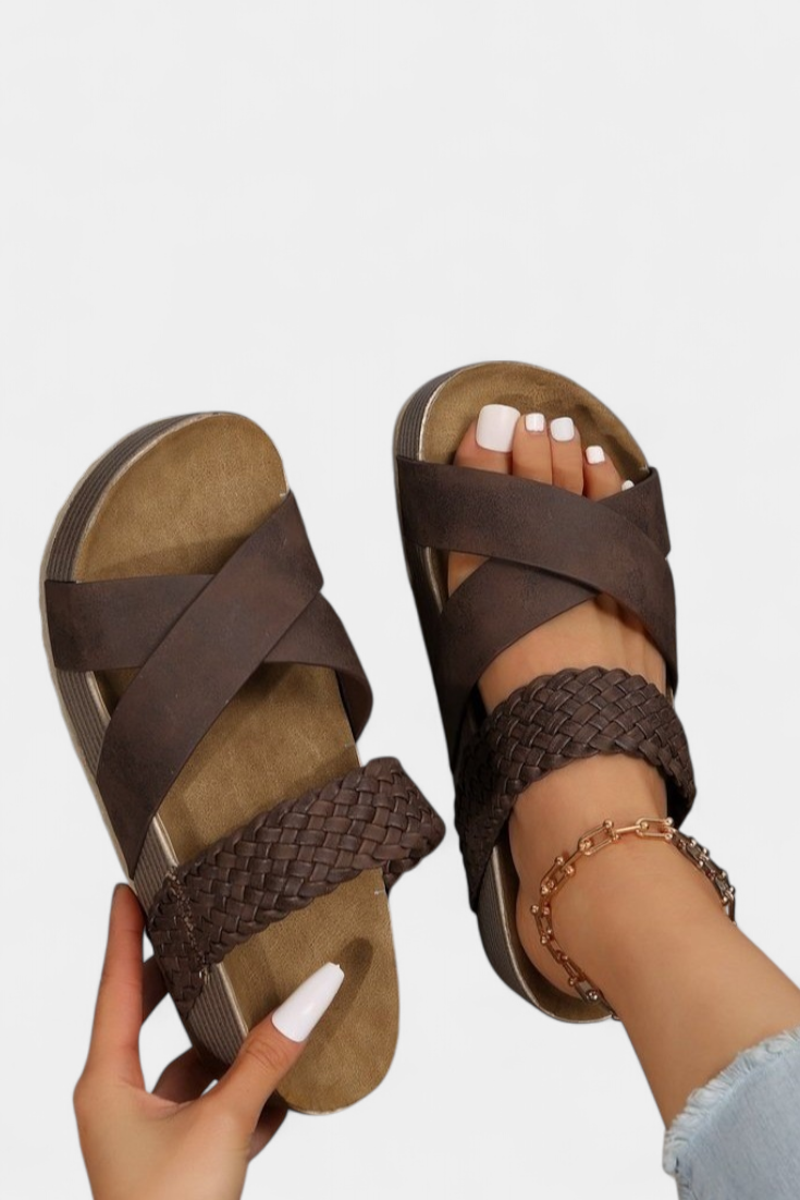 Osela Elegant sandals with supportive sole and everyday comfort