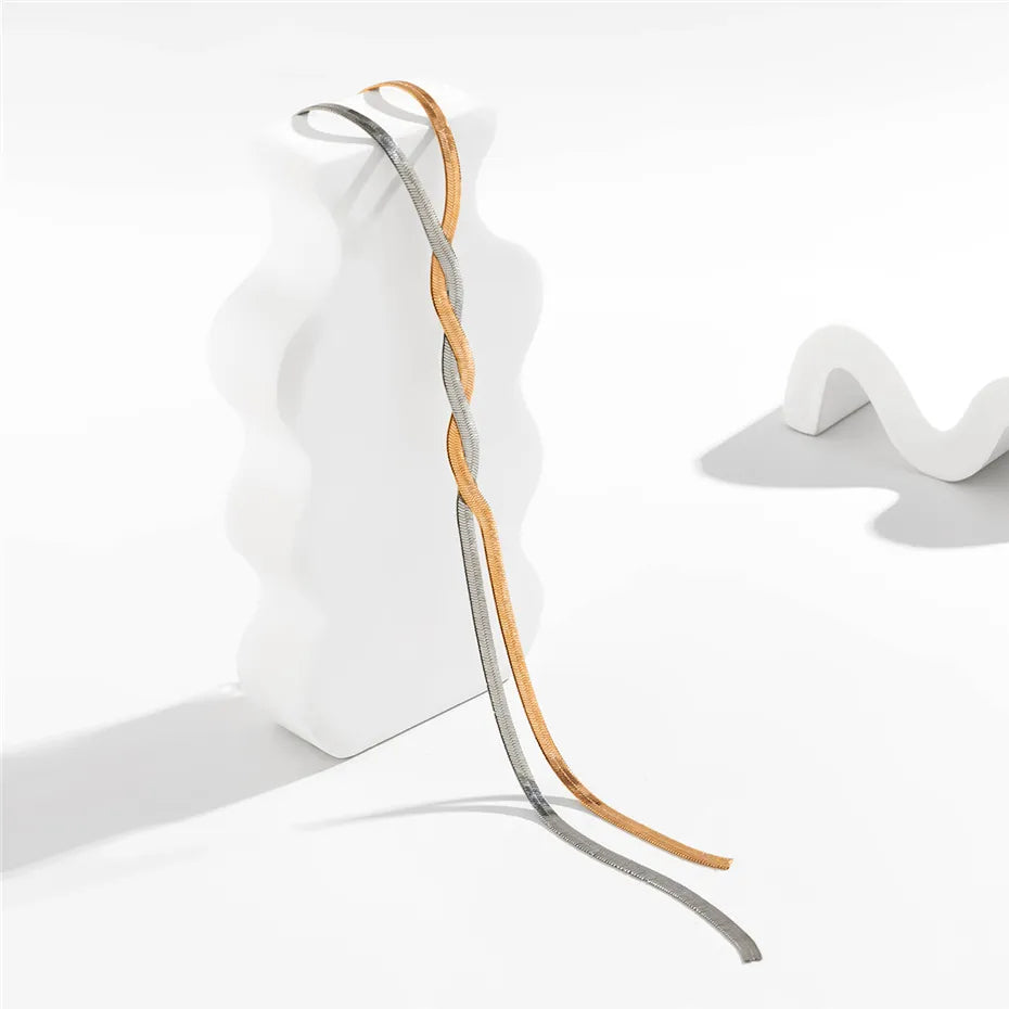 Elegant Adjustable Long Necklace with Snake Pattern