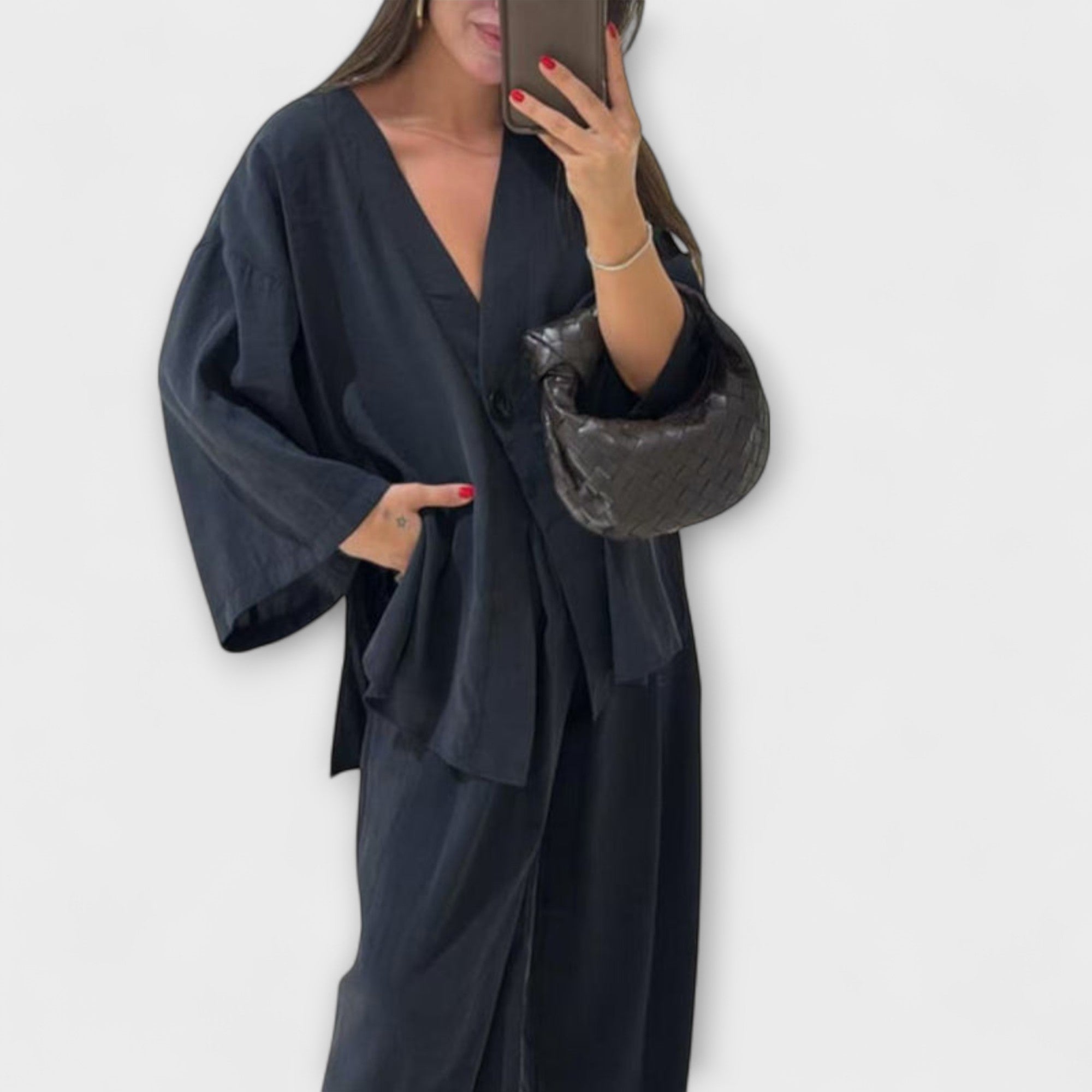 Jacqueline - Neformální top s výstřihem do V a kalhoty v jednom