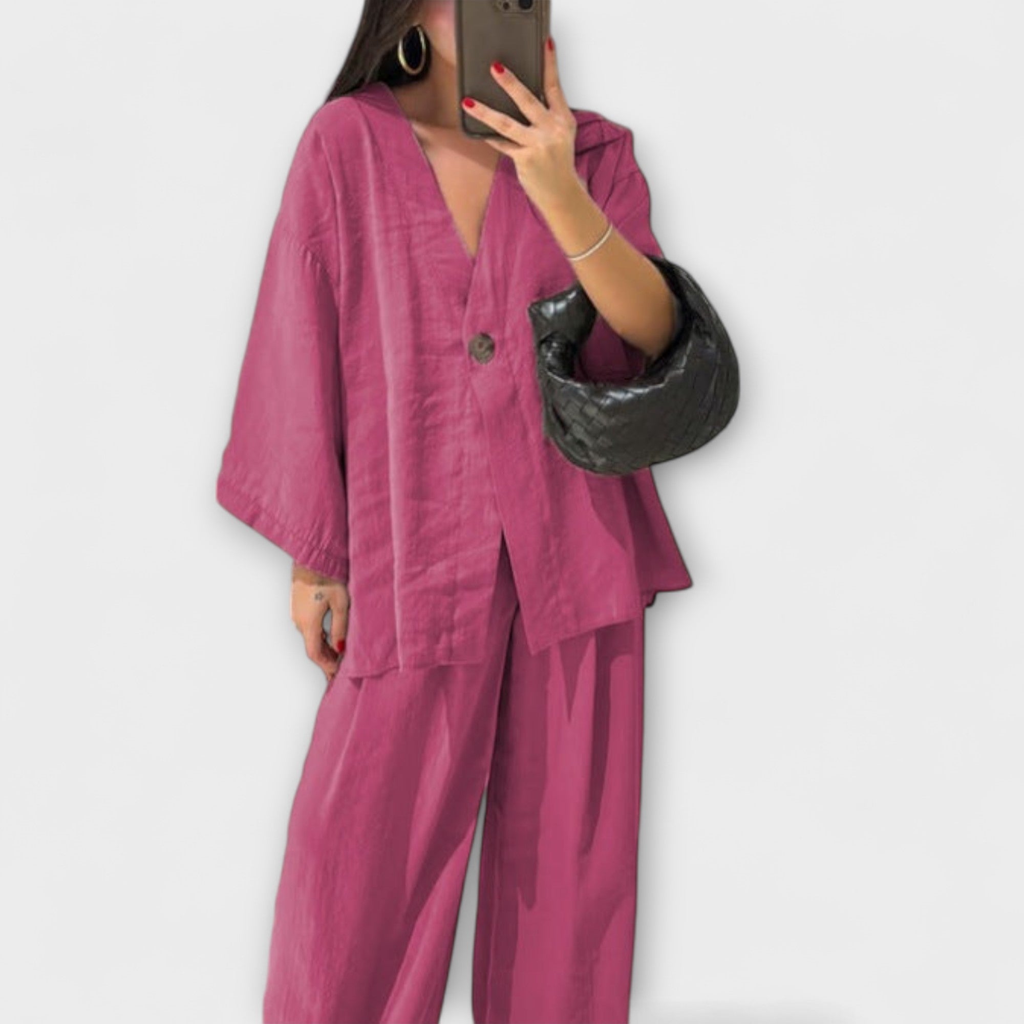 Jacqueline - Neformální top s výstřihem do V a kalhoty v jednom