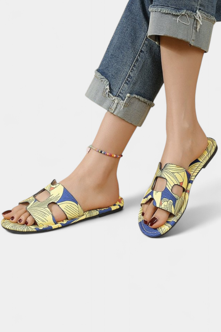 Berenice Multicolored flat sandals with tropical print
