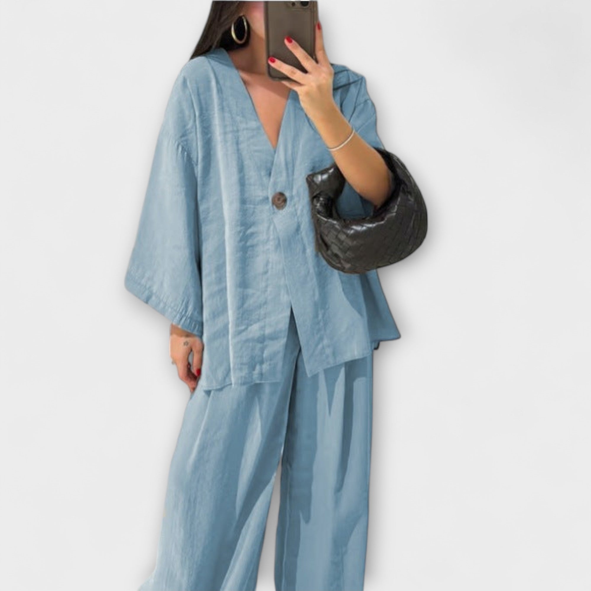 Jacqueline - Neformální top s výstřihem do V a kalhoty v jednom