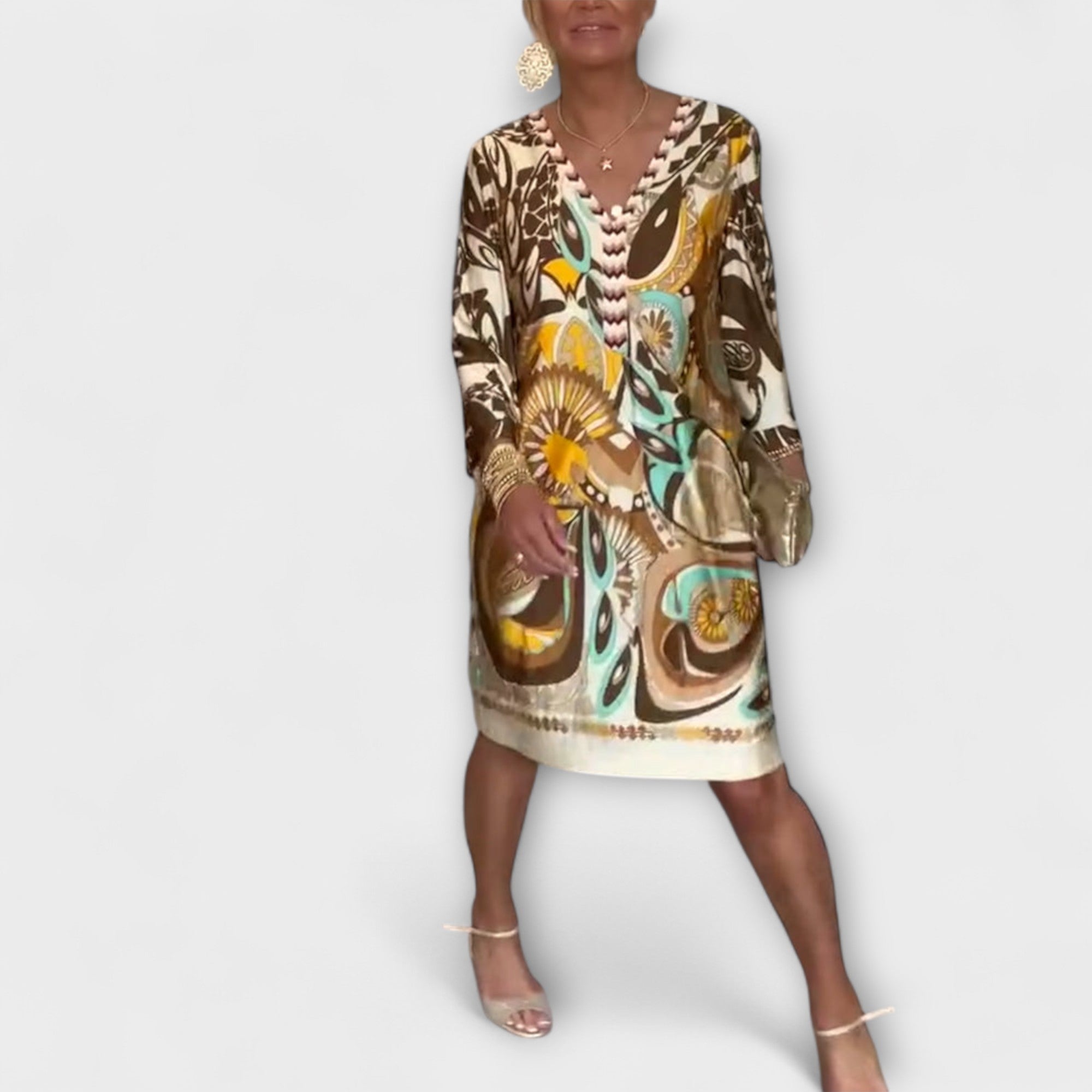 Volné šaty s výstřihem do V (retro design)