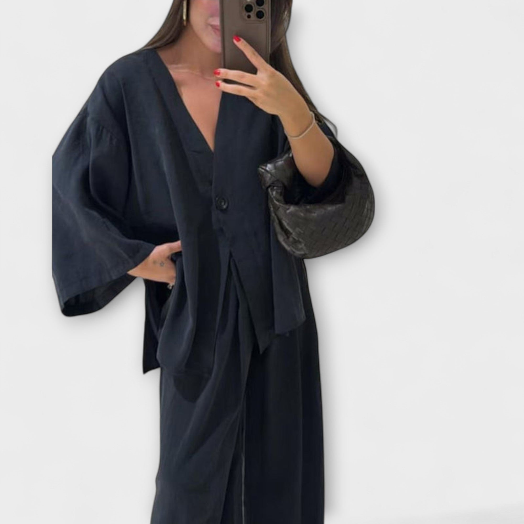 Jacqueline - Neformální top s výstřihem do V a kalhoty v jednom