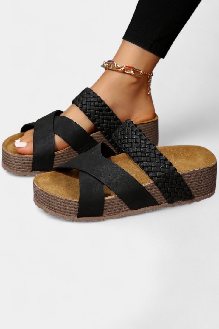 Osela Elegant sandals with supportive sole and everyday comfort