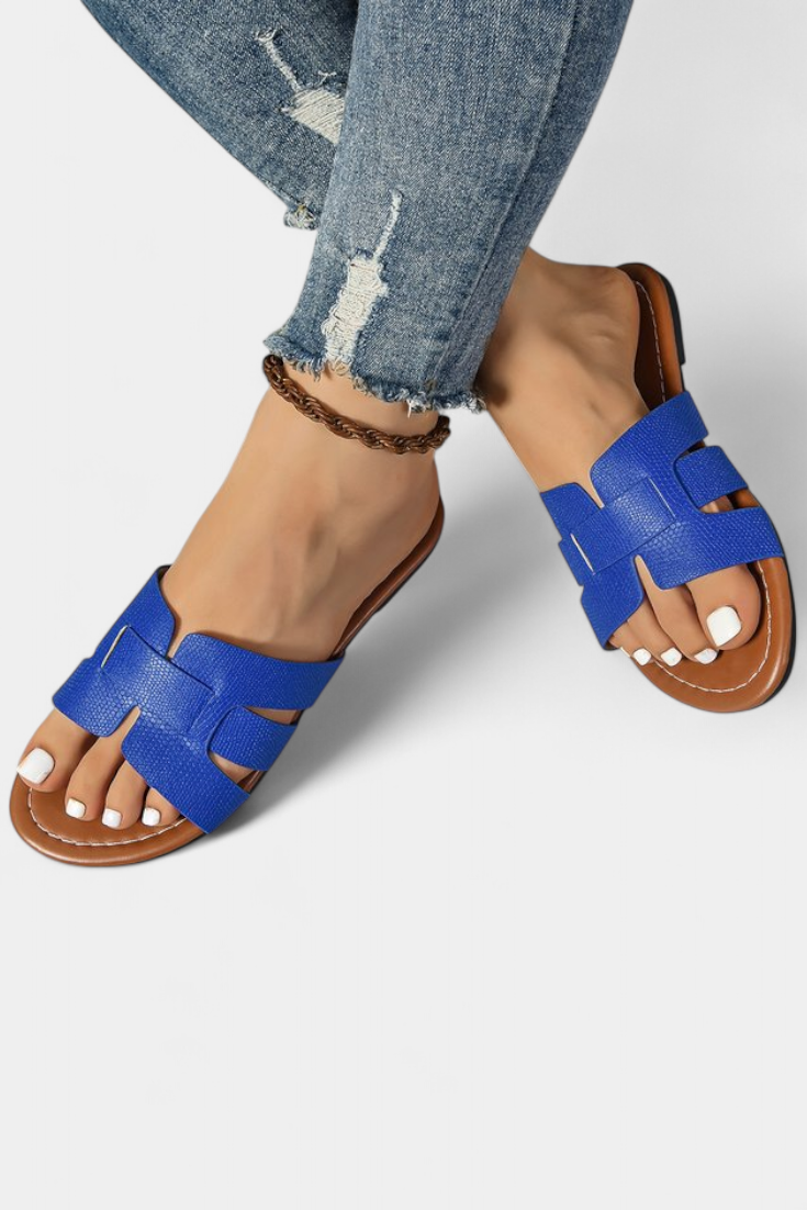 Silvia sandals with a classic design and geometric cut